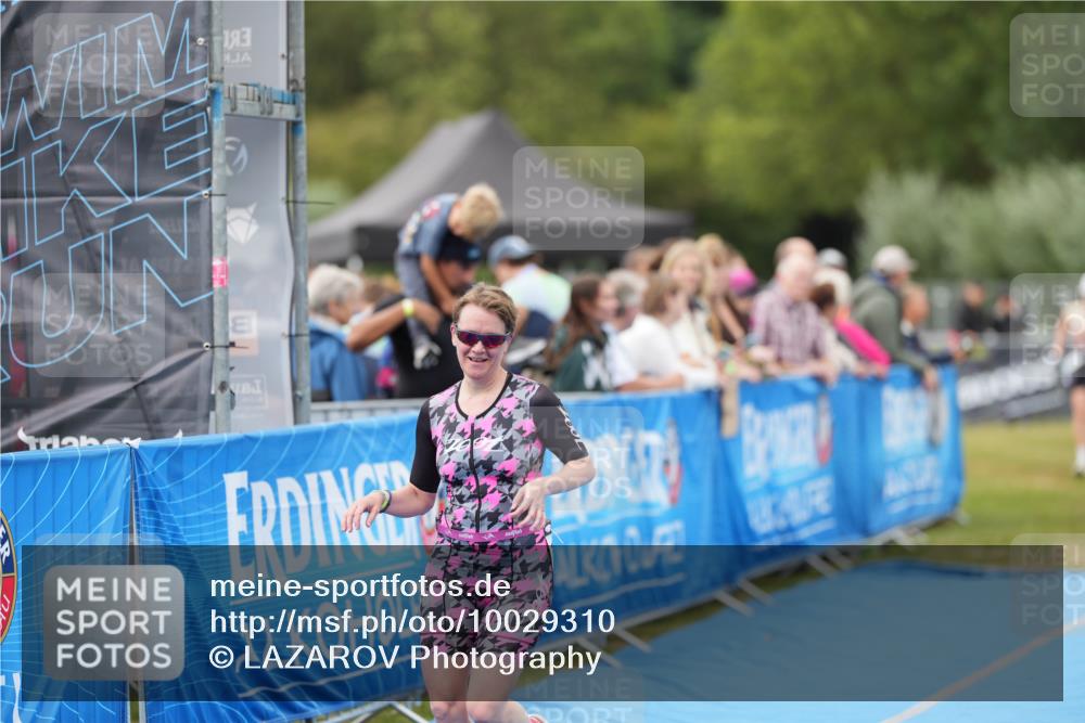 30.08.2026 - Elbe Triathlon Hamburg LAZAROV Photography http://msf.ph/oto/10029310 30.08.2026 12:21:06 Ziel 1673 meine-sportfotos.de
