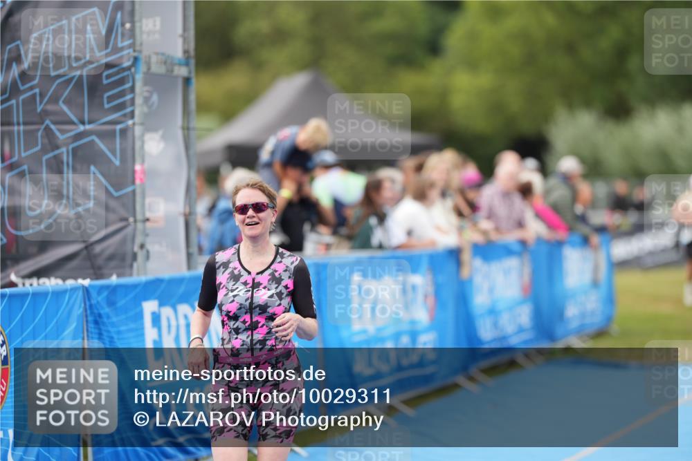30.08.2026 - Elbe Triathlon Hamburg LAZAROV Photography http://msf.ph/oto/10029311 30.08.2026 12:21:06 Ziel 1673 meine-sportfotos.de