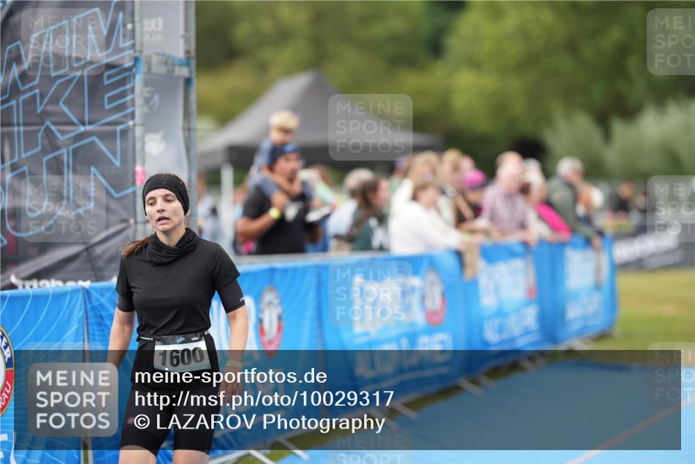 30.08.2026 - Elbe Triathlon Hamburg LAZAROV Photography http://msf.ph/oto/10029317 30.08.2026 12:21:17 Ziel 1600 meine-sportfotos.de