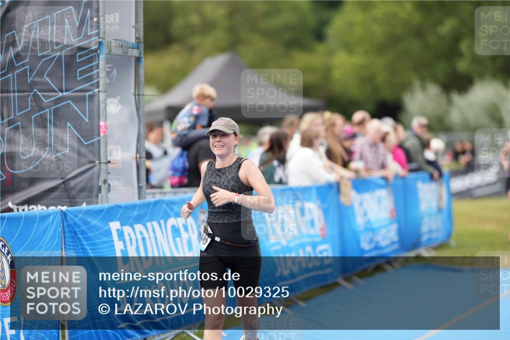 30.08.2026 - Elbe Triathlon Hamburg LAZAROV Photography http://msf.ph/oto/10029325 30.08.2026 12:21:50 Ziel 1519, 1546, 1606 meine-sportfotos.de