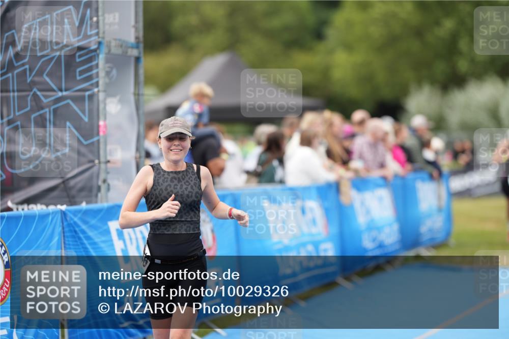 30.08.2026 - Elbe Triathlon Hamburg LAZAROV Photography http://msf.ph/oto/10029326 30.08.2026 12:21:50 Ziel 1519, 1546, 1606 meine-sportfotos.de