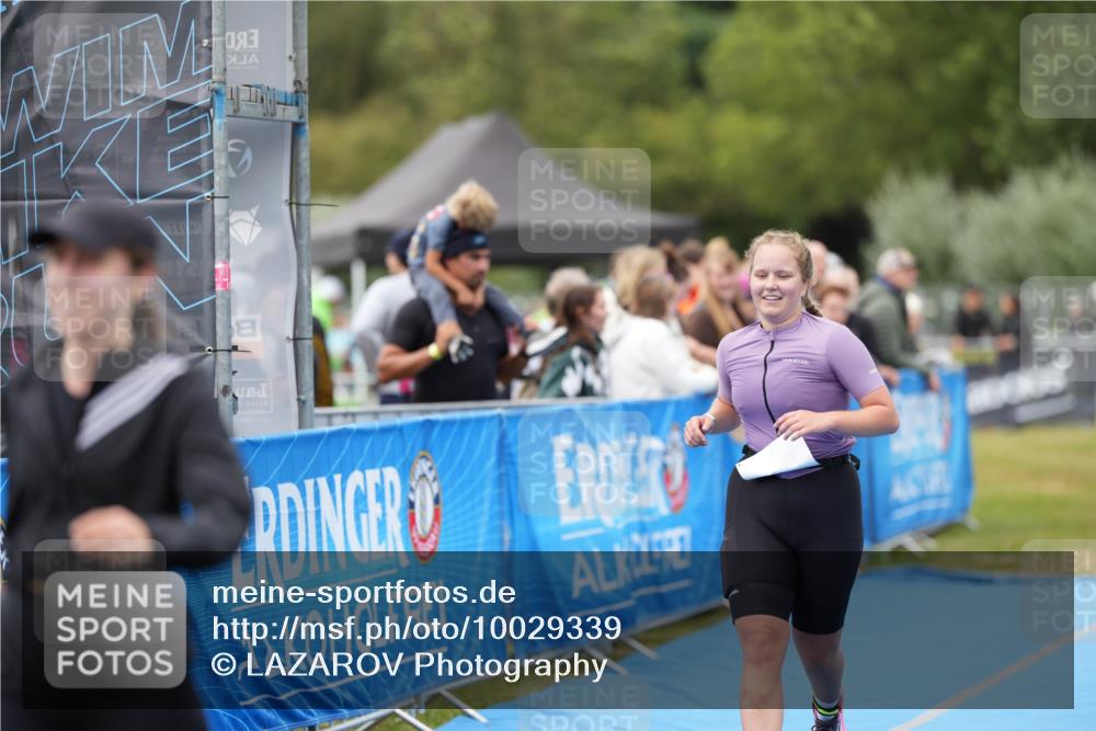 30.08.2026 - Elbe Triathlon Hamburg LAZAROV Photography http://msf.ph/oto/10029339 30.08.2026 12:22:14 Ziel 1408, 1613 meine-sportfotos.de