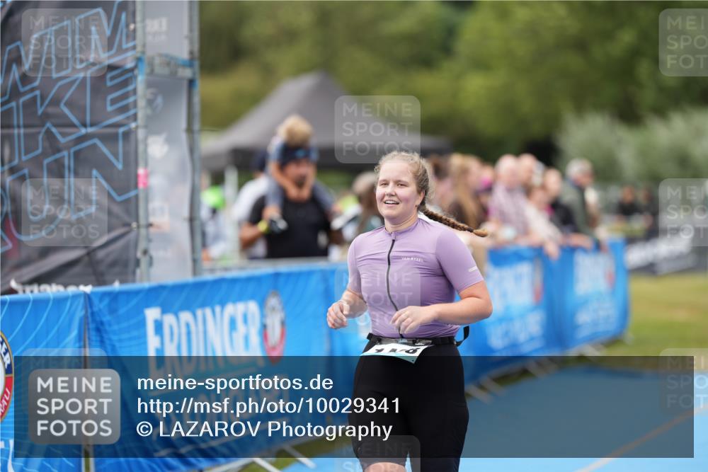 30.08.2026 - Elbe Triathlon Hamburg LAZAROV Photography http://msf.ph/oto/10029341 30.08.2026 12:22:15 Ziel 1408, 1613 meine-sportfotos.de