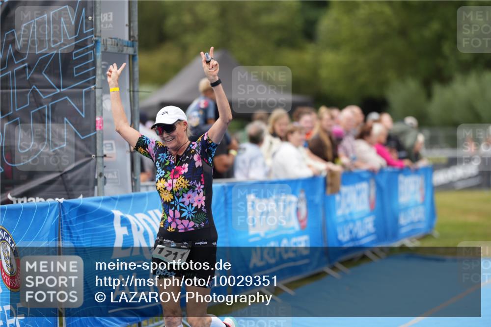 30.08.2026 - Elbe Triathlon Hamburg LAZAROV Photography http://msf.ph/oto/10029351 30.08.2026 12:23:05 Ziel 1711 meine-sportfotos.de