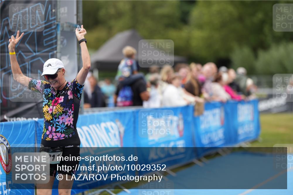 30.08.2026 - Elbe Triathlon Hamburg LAZAROV Photography http://msf.ph/oto/10029352 30.08.2026 12:23:06 Ziel 1711 meine-sportfotos.de