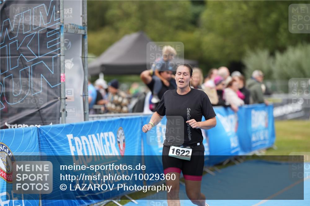 30.08.2026 - Elbe Triathlon Hamburg LAZAROV Photography http://msf.ph/oto/10029360 30.08.2026 12:23:51 Ziel 1622 meine-sportfotos.de