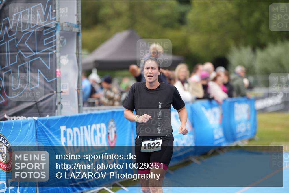 30.08.2026 - Elbe Triathlon Hamburg LAZAROV Photography http://msf.ph/oto/10029361 30.08.2026 12:23:51 Ziel 1622 meine-sportfotos.de
