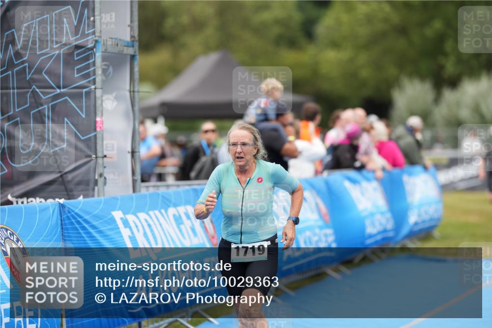 30.08.2026 - Elbe Triathlon Hamburg LAZAROV Photography http://msf.ph/oto/10029363 30.08.2026 12:24:26 Ziel 925, 1672, 1719 meine-sportfotos.de