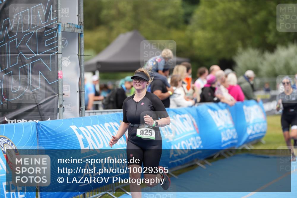 30.08.2026 - Elbe Triathlon Hamburg LAZAROV Photography http://msf.ph/oto/10029365 30.08.2026 12:24:32 Ziel 804, 925, 1672, 1700 meine-sportfotos.de