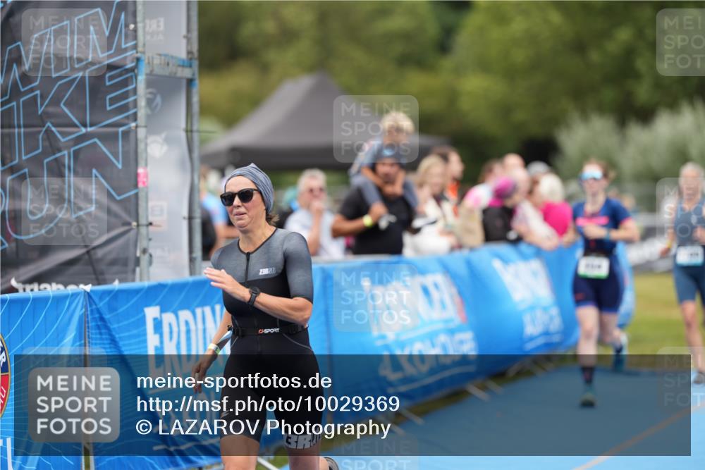 30.08.2026 - Elbe Triathlon Hamburg LAZAROV Photography http://msf.ph/oto/10029369 30.08.2026 12:24:34 Ziel 804, 925, 1672, 1700 meine-sportfotos.de
