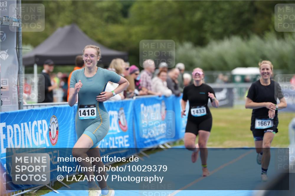 30.08.2026 - Elbe Triathlon Hamburg LAZAROV Photography http://msf.ph/oto/10029379 30.08.2026 12:30:32 Ziel 1418, 1433, 1667 meine-sportfotos.de