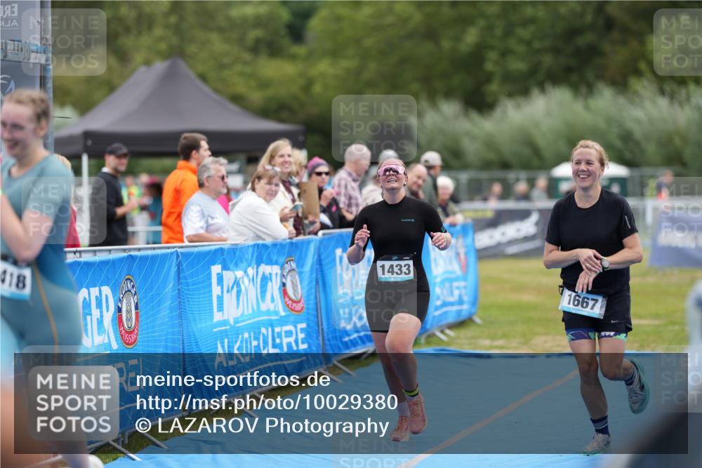 30.08.2026 - Elbe Triathlon Hamburg LAZAROV Photography http://msf.ph/oto/10029380 30.08.2026 12:30:33 Ziel 1418, 1433, 1667 meine-sportfotos.de