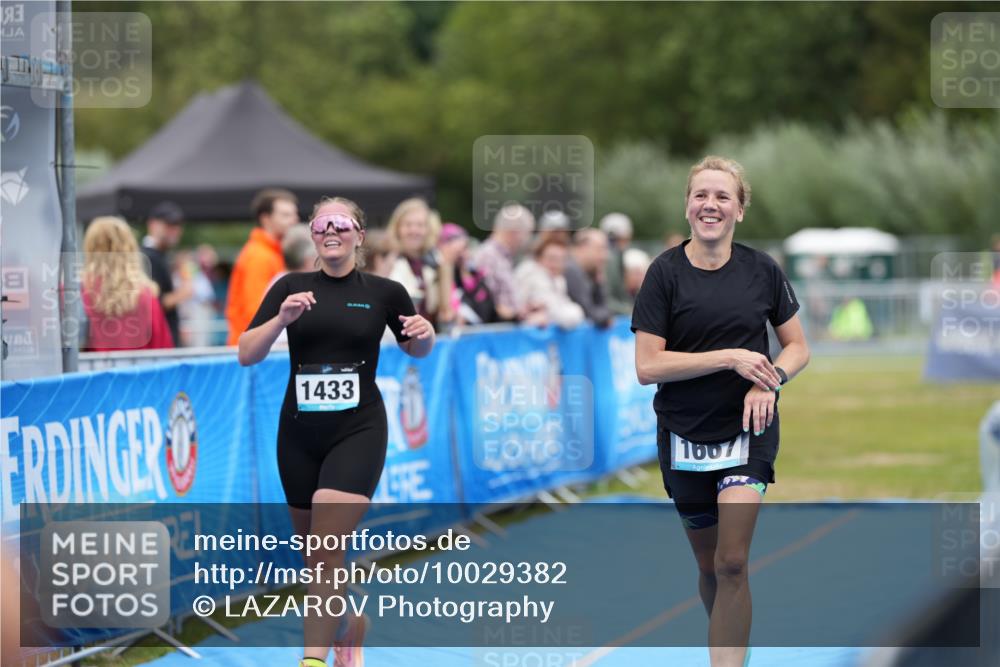 30.08.2026 - Elbe Triathlon Hamburg LAZAROV Photography http://msf.ph/oto/10029382 30.08.2026 12:30:34 Ziel 1418, 1433, 1667 meine-sportfotos.de