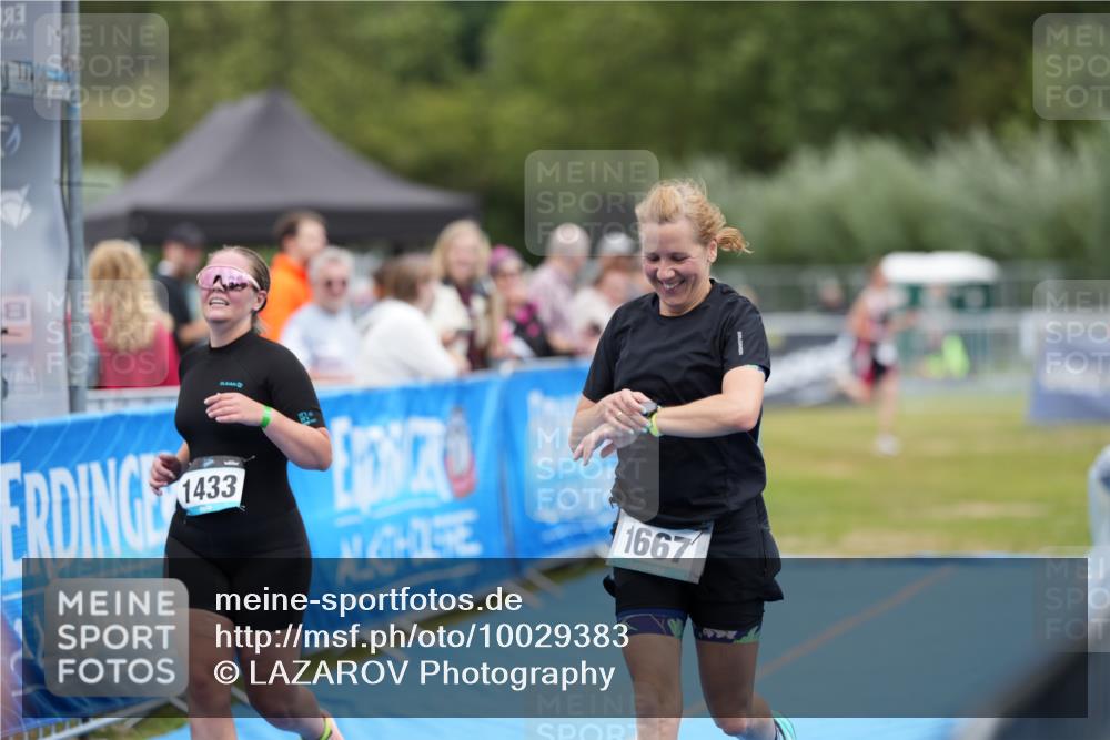 30.08.2026 - Elbe Triathlon Hamburg LAZAROV Photography http://msf.ph/oto/10029383 30.08.2026 12:30:34 Ziel 1418, 1433, 1667 meine-sportfotos.de