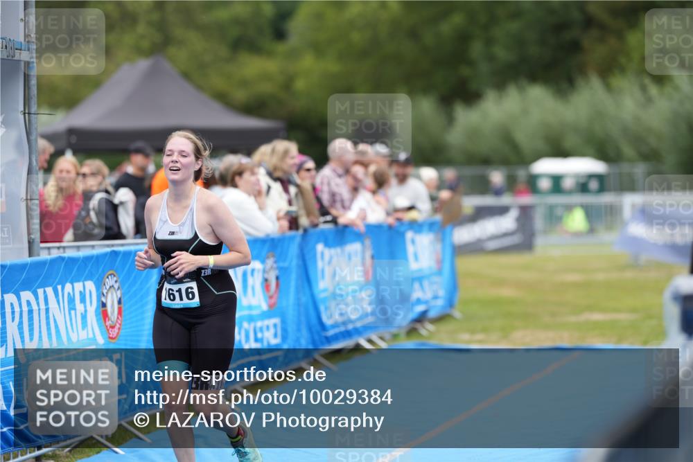 30.08.2026 - Elbe Triathlon Hamburg LAZAROV Photography http://msf.ph/oto/10029384 30.08.2026 12:31:28 Ziel 1616 meine-sportfotos.de