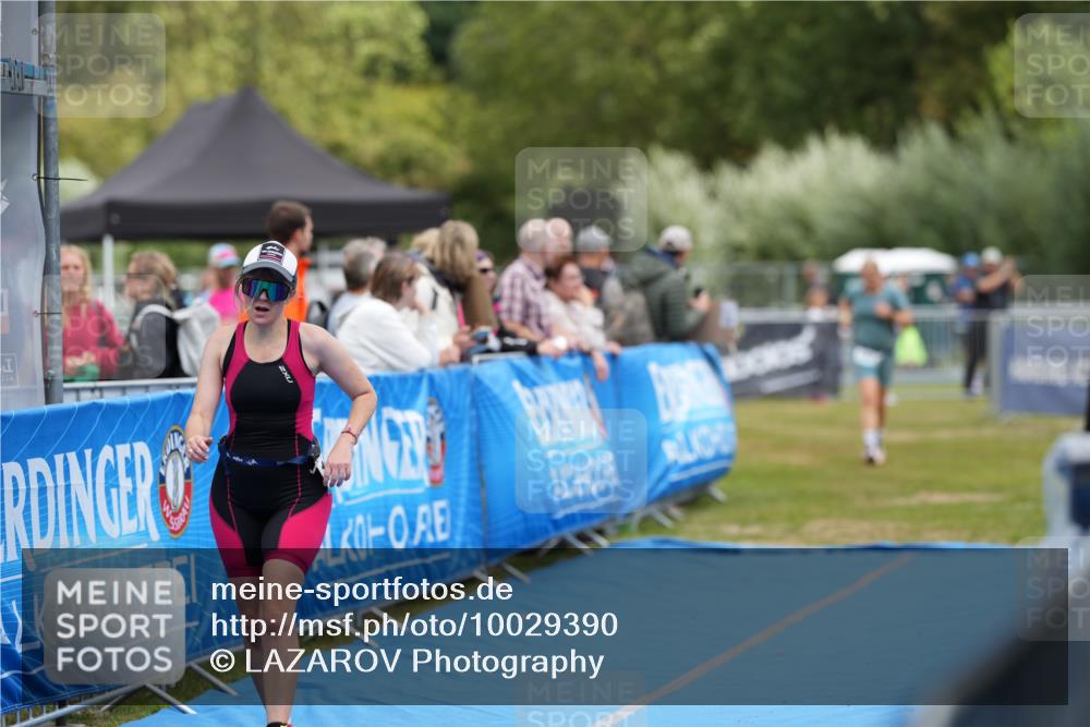 30.08.2026 - Elbe Triathlon Hamburg LAZAROV Photography http://msf.ph/oto/10029390 30.08.2026 12:31:57 Ziel 1644, 1657 meine-sportfotos.de