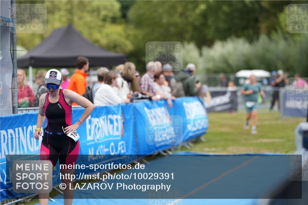 30.08.2026 - Elbe Triathlon Hamburg LAZAROV Photography http://msf.ph/oto/10029391 30.08.2026 12:31:58 Ziel 1644, 1657 meine-sportfotos.de