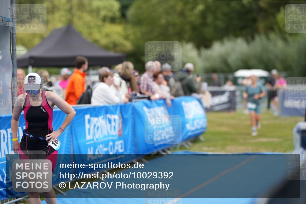 30.08.2026 - Elbe Triathlon Hamburg LAZAROV Photography http://msf.ph/oto/10029392 30.08.2026 12:31:58 Ziel 1644, 1657 meine-sportfotos.de