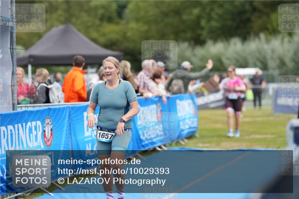 30.08.2026 - Elbe Triathlon Hamburg LAZAROV Photography http://msf.ph/oto/10029393 30.08.2026 12:32:05 Ziel 1614, 1657 meine-sportfotos.de