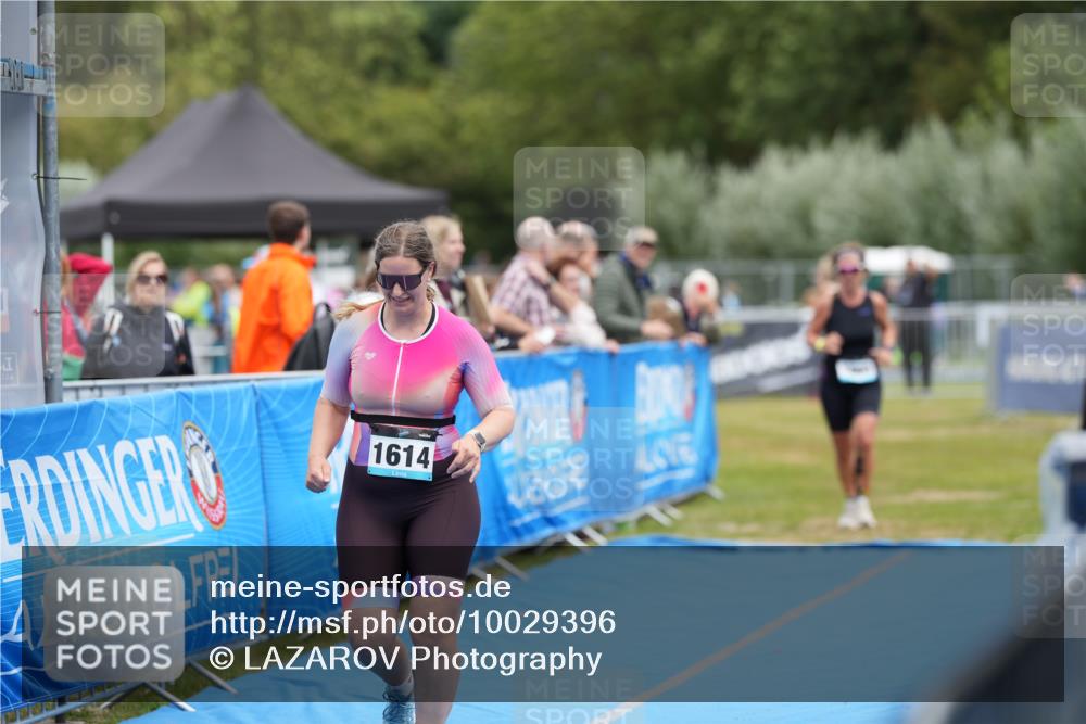 30.08.2026 - Elbe Triathlon Hamburg LAZAROV Photography http://msf.ph/oto/10029396 30.08.2026 12:32:11 Ziel 1614, 1669 meine-sportfotos.de