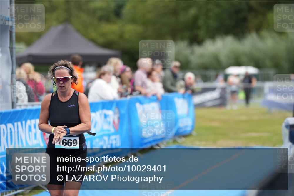 30.08.2026 - Elbe Triathlon Hamburg LAZAROV Photography http://msf.ph/oto/10029401 30.08.2026 12:32:16 Ziel 1669 meine-sportfotos.de