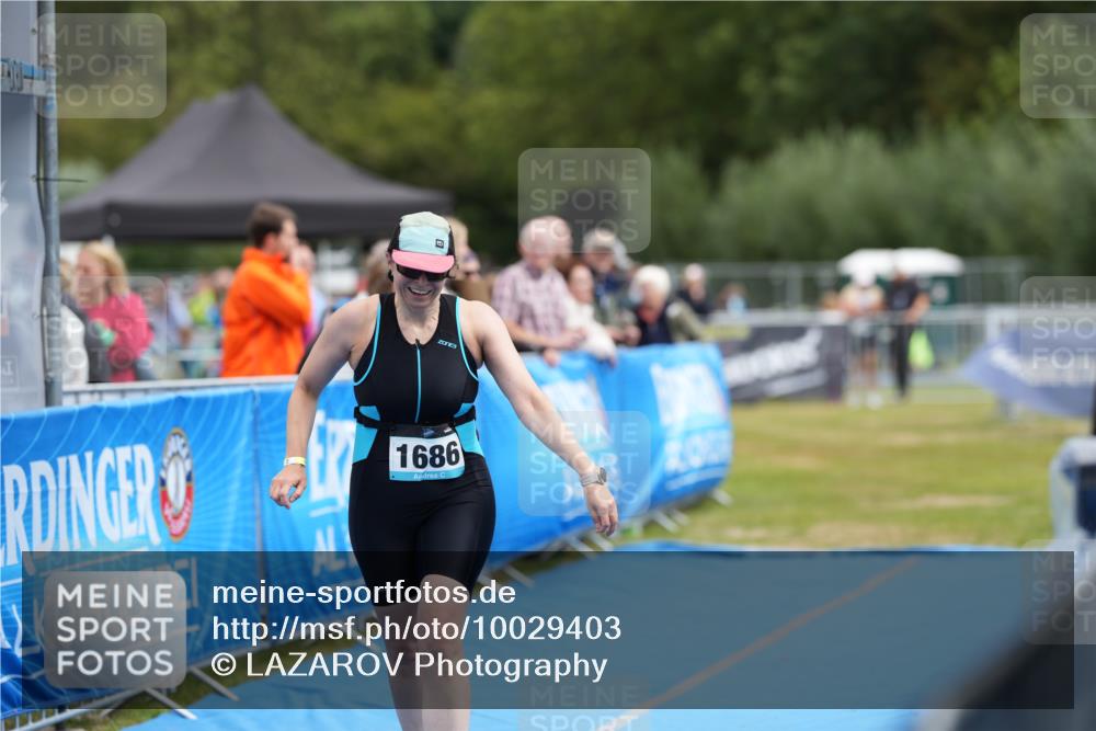 30.08.2026 - Elbe Triathlon Hamburg LAZAROV Photography http://msf.ph/oto/10029403 30.08.2026 12:32:32 Ziel 1686 meine-sportfotos.de
