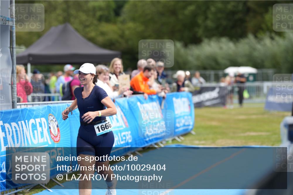 30.08.2026 - Elbe Triathlon Hamburg LAZAROV Photography http://msf.ph/oto/10029404 30.08.2026 12:32:58 Ziel 1666 meine-sportfotos.de