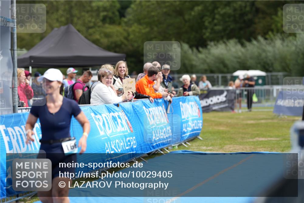 30.08.2026 - Elbe Triathlon Hamburg LAZAROV Photography http://msf.ph/oto/10029405 30.08.2026 12:32:58 Ziel 1666 meine-sportfotos.de