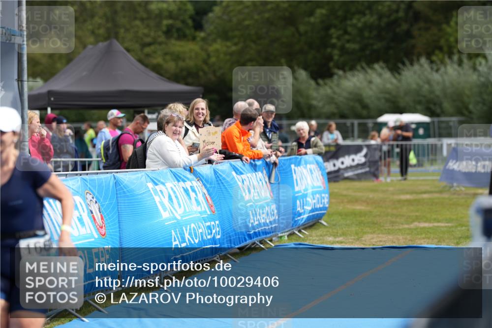 30.08.2026 - Elbe Triathlon Hamburg LAZAROV Photography http://msf.ph/oto/10029406 30.08.2026 12:32:58 Ziel 1666 meine-sportfotos.de
