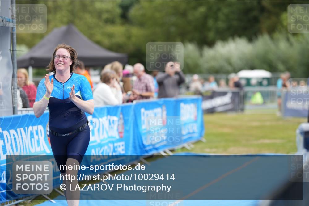 30.08.2026 - Elbe Triathlon Hamburg LAZAROV Photography http://msf.ph/oto/10029414 30.08.2026 12:33:38 Ziel 1651, 1693 meine-sportfotos.de
