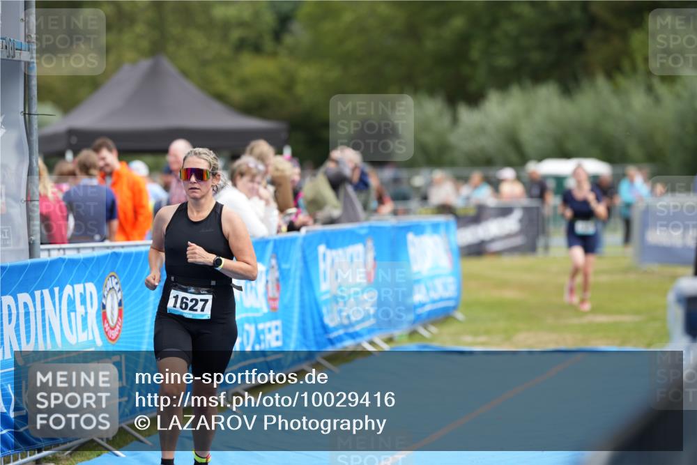 30.08.2026 - Elbe Triathlon Hamburg LAZAROV Photography http://msf.ph/oto/10029416 30.08.2026 12:33:49 Ziel 1592, 1627 meine-sportfotos.de