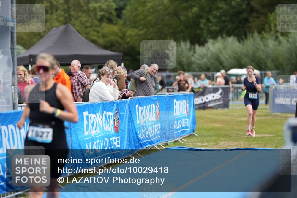 30.08.2026 - Elbe Triathlon Hamburg LAZAROV Photography http://msf.ph/oto/10029418 30.08.2026 12:33:50 Ziel 1592, 1627 meine-sportfotos.de