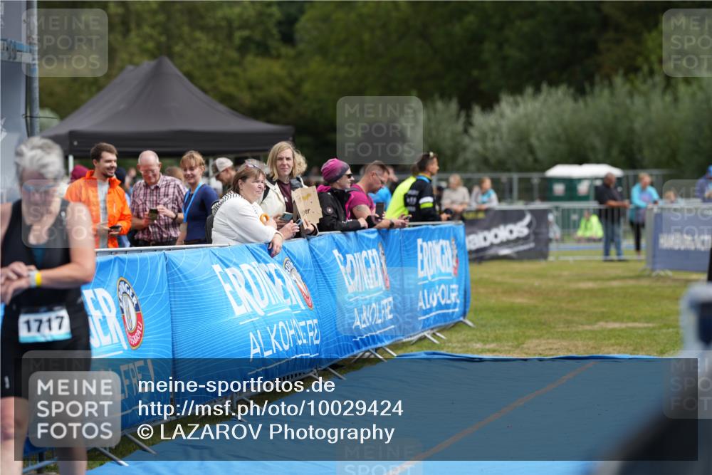 30.08.2026 - Elbe Triathlon Hamburg LAZAROV Photography http://msf.ph/oto/10029424 30.08.2026 12:34:24 Ziel 1717 meine-sportfotos.de