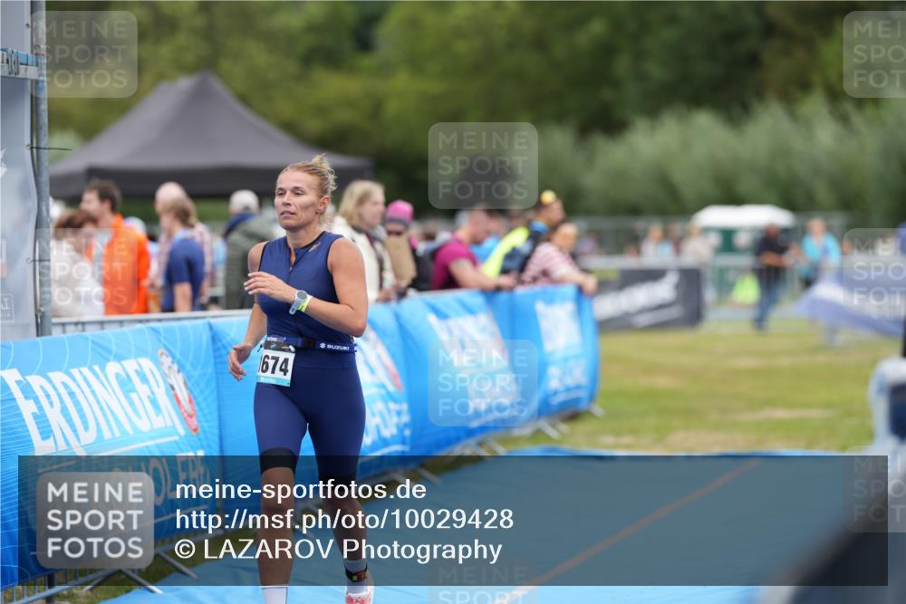 30.08.2026 - Elbe Triathlon Hamburg LAZAROV Photography http://msf.ph/oto/10029428 30.08.2026 12:35:14 Ziel 1674 meine-sportfotos.de
