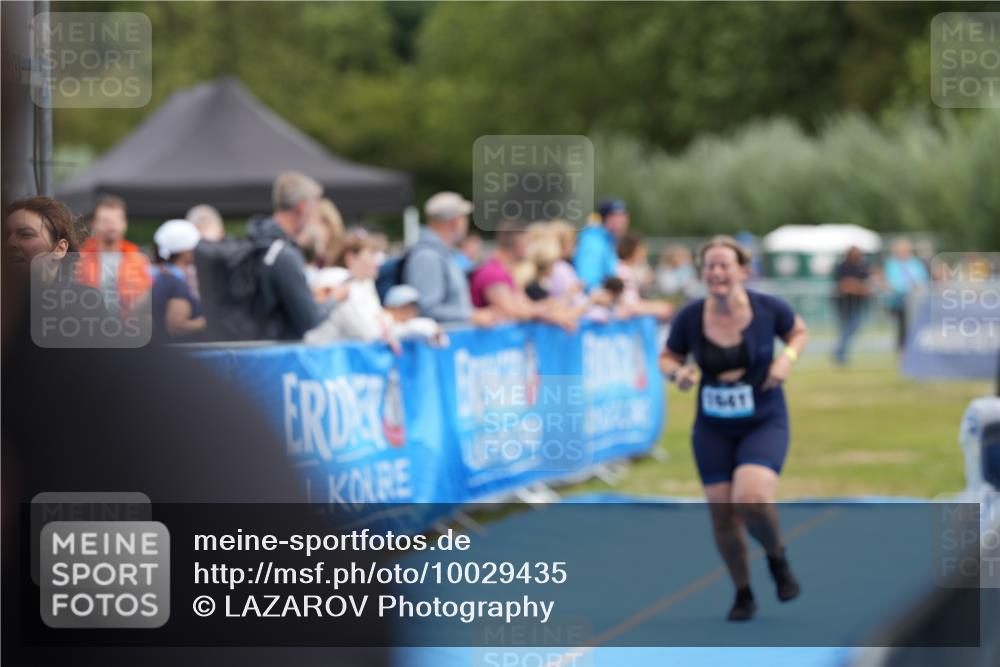 30.08.2026 - Elbe Triathlon Hamburg LAZAROV Photography http://msf.ph/oto/10029435 30.08.2026 12:38:38 Ziel 1594, 1641 meine-sportfotos.de