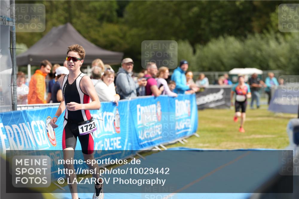 30.08.2026 - Elbe Triathlon Hamburg LAZAROV Photography http://msf.ph/oto/10029442 30.08.2026 12:39:58 Ziel 1677, 1723 meine-sportfotos.de