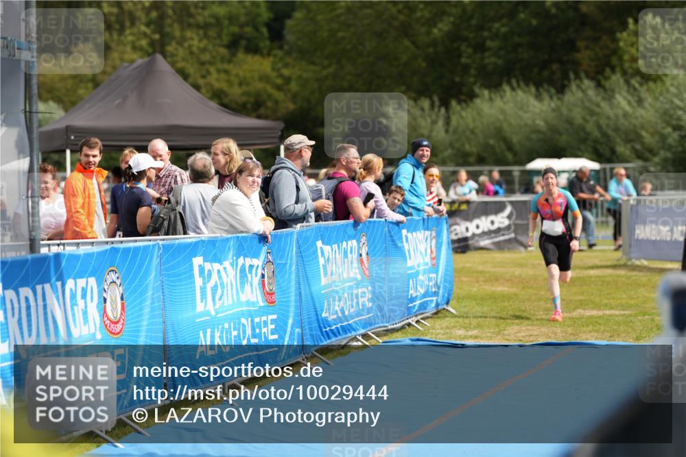 30.08.2026 - Elbe Triathlon Hamburg LAZAROV Photography http://msf.ph/oto/10029444 30.08.2026 12:39:59 Ziel 1677, 1723 meine-sportfotos.de