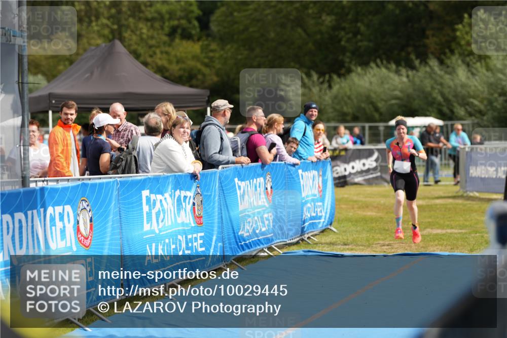 30.08.2026 - Elbe Triathlon Hamburg LAZAROV Photography http://msf.ph/oto/10029445 30.08.2026 12:40:00 Ziel 1677, 1723 meine-sportfotos.de