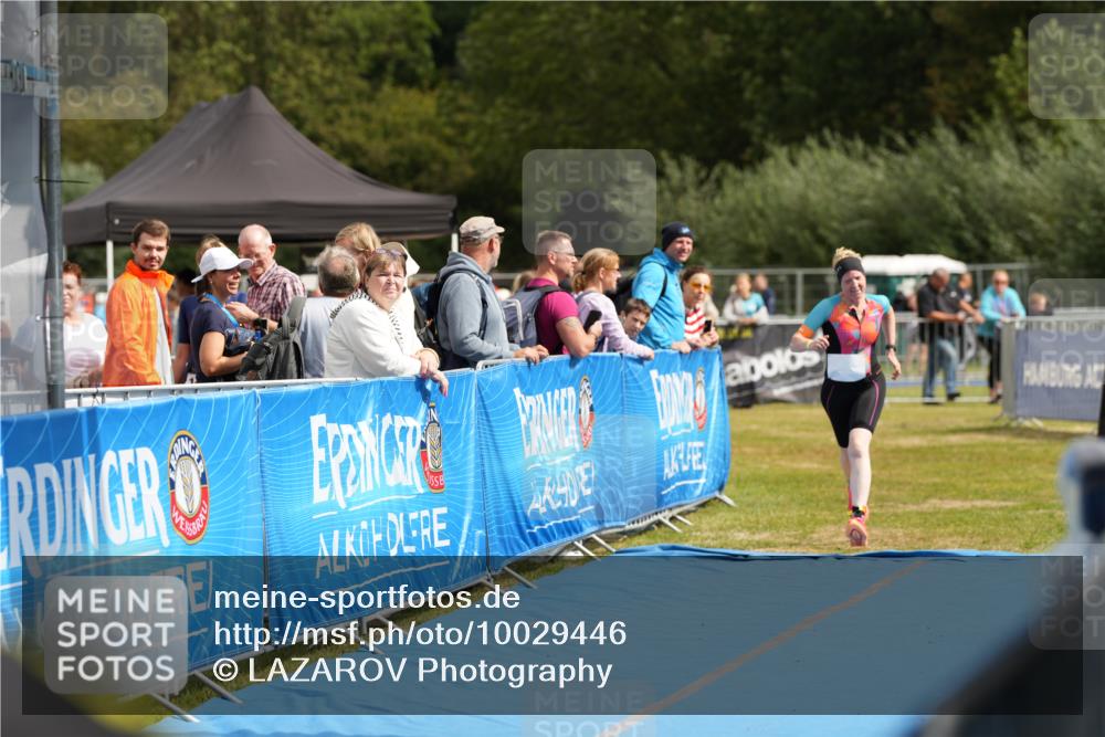 30.08.2026 - Elbe Triathlon Hamburg LAZAROV Photography http://msf.ph/oto/10029446 30.08.2026 12:40:00 Ziel 1677, 1723 meine-sportfotos.de