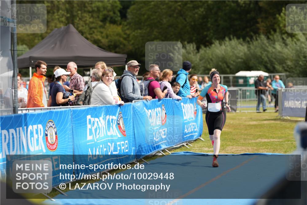 30.08.2026 - Elbe Triathlon Hamburg LAZAROV Photography http://msf.ph/oto/10029448 30.08.2026 12:40:01 Ziel 1677, 1723 meine-sportfotos.de