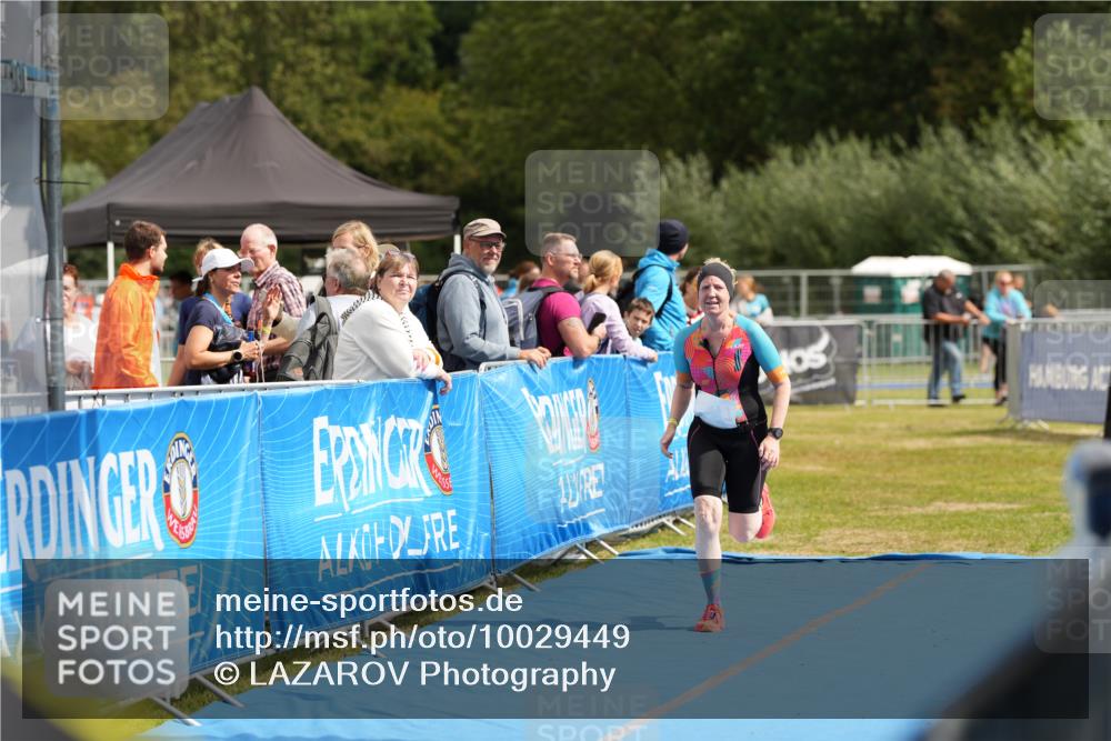 30.08.2026 - Elbe Triathlon Hamburg LAZAROV Photography http://msf.ph/oto/10029449 30.08.2026 12:40:01 Ziel 1677, 1723 meine-sportfotos.de