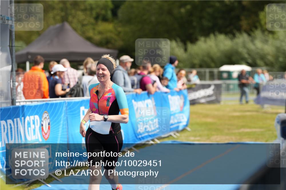 30.08.2026 - Elbe Triathlon Hamburg LAZAROV Photography http://msf.ph/oto/10029451 30.08.2026 12:40:03 Ziel 1677, 1723 meine-sportfotos.de