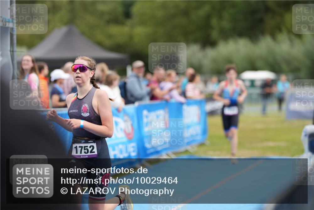 30.08.2026 - Elbe Triathlon Hamburg LAZAROV Photography http://msf.ph/oto/10029464 30.08.2026 12:41:11 Ziel 1726, 1752 meine-sportfotos.de