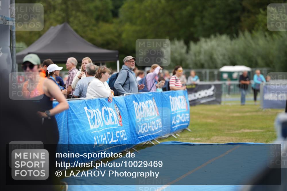 30.08.2026 - Elbe Triathlon Hamburg LAZAROV Photography http://msf.ph/oto/10029469 30.08.2026 12:41:35 Ziel 1709 meine-sportfotos.de