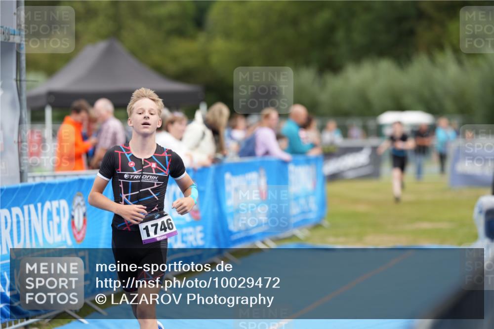 30.08.2026 - Elbe Triathlon Hamburg LAZAROV Photography http://msf.ph/oto/10029472 30.08.2026 12:42:10 Ziel 1727, 1746 meine-sportfotos.de