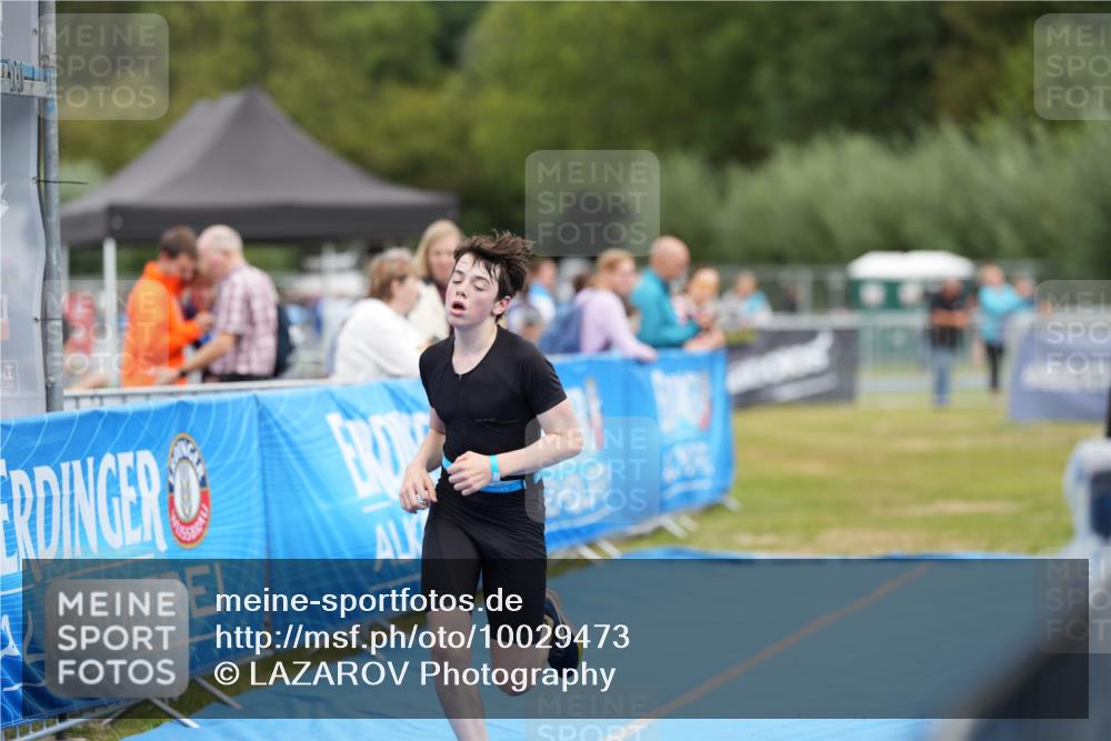 30.08.2026 - Elbe Triathlon Hamburg LAZAROV Photography http://msf.ph/oto/10029473 30.08.2026 12:42:16 Ziel 1727 meine-sportfotos.de