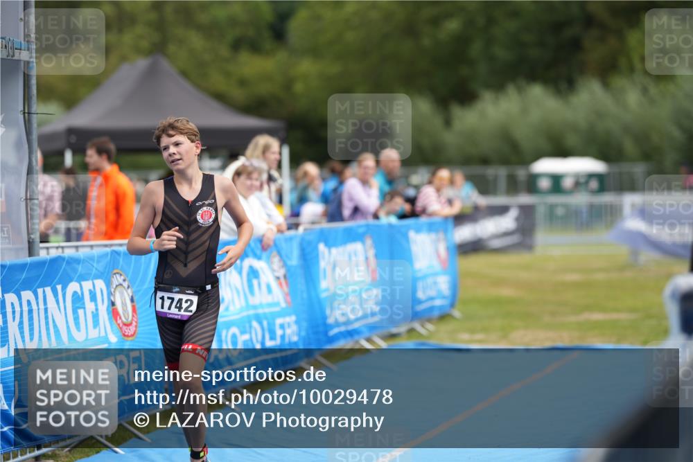 30.08.2026 - Elbe Triathlon Hamburg LAZAROV Photography http://msf.ph/oto/10029478 30.08.2026 12:43:49 Ziel 1742 meine-sportfotos.de