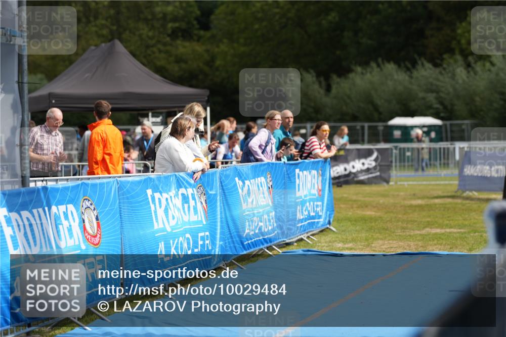 30.08.2026 - Elbe Triathlon Hamburg LAZAROV Photography http://msf.ph/oto/10029484 30.08.2026 12:43:59 Ziel  meine-sportfotos.de