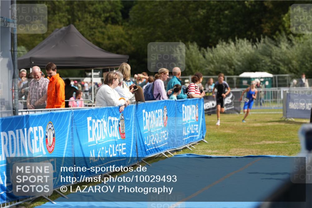 30.08.2026 - Elbe Triathlon Hamburg LAZAROV Photography http://msf.ph/oto/10029493 30.08.2026 12:44:07 Ziel 1747, 1765 meine-sportfotos.de