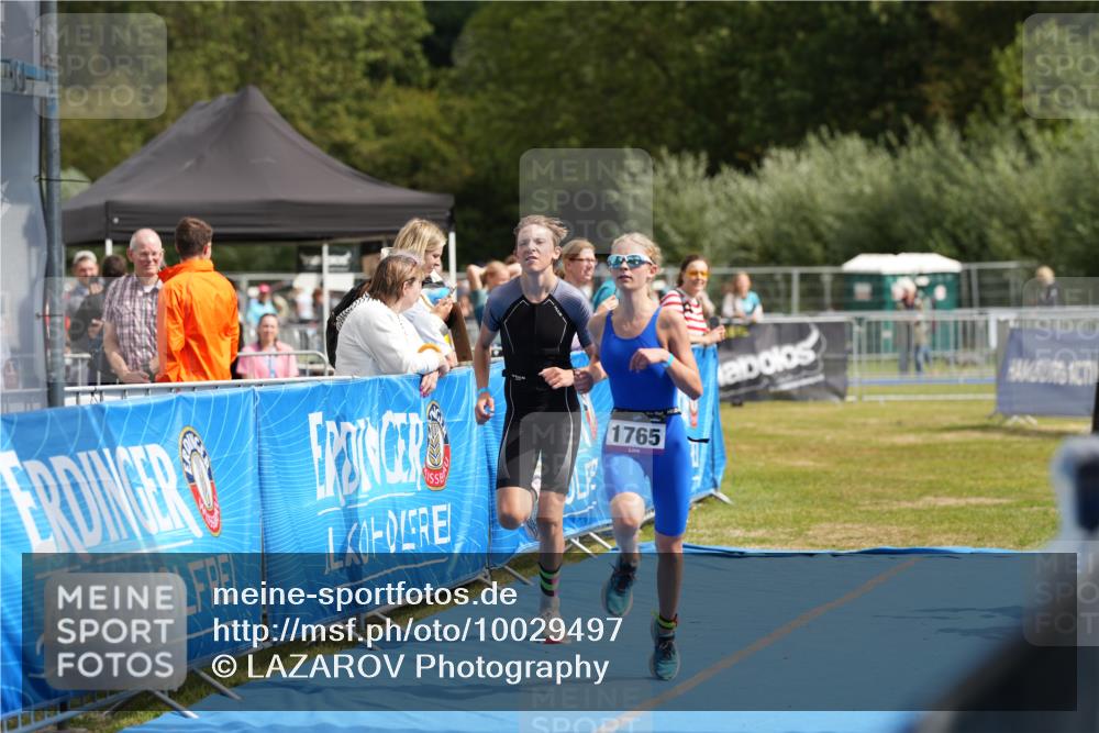 30.08.2026 - Elbe Triathlon Hamburg LAZAROV Photography http://msf.ph/oto/10029497 30.08.2026 12:44:12 Ziel 1747, 1765 meine-sportfotos.de